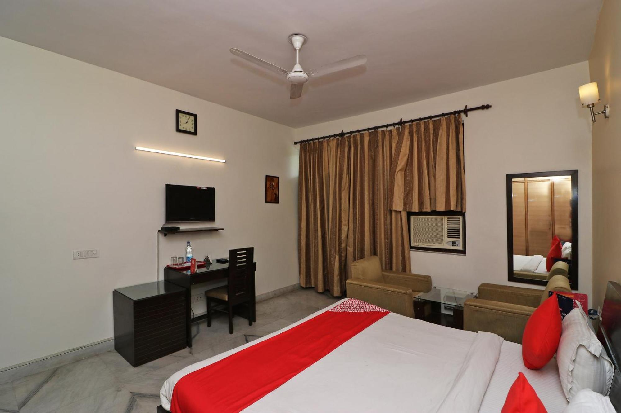 Hotel O Aravali Residency Gurgaon Buitenkant foto